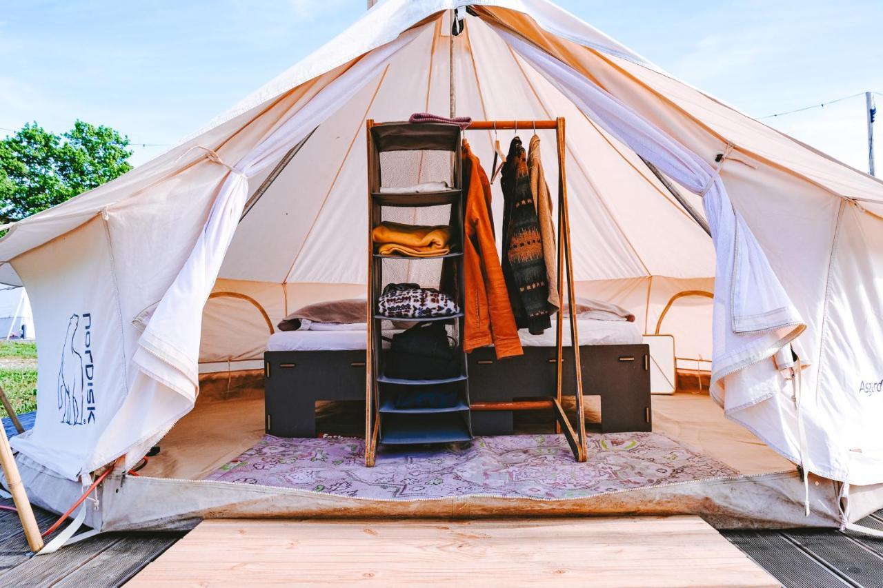 Отель Domo Camp - Nature Glamping Hof Viehbrook Rendswuhren Экстерьер фото